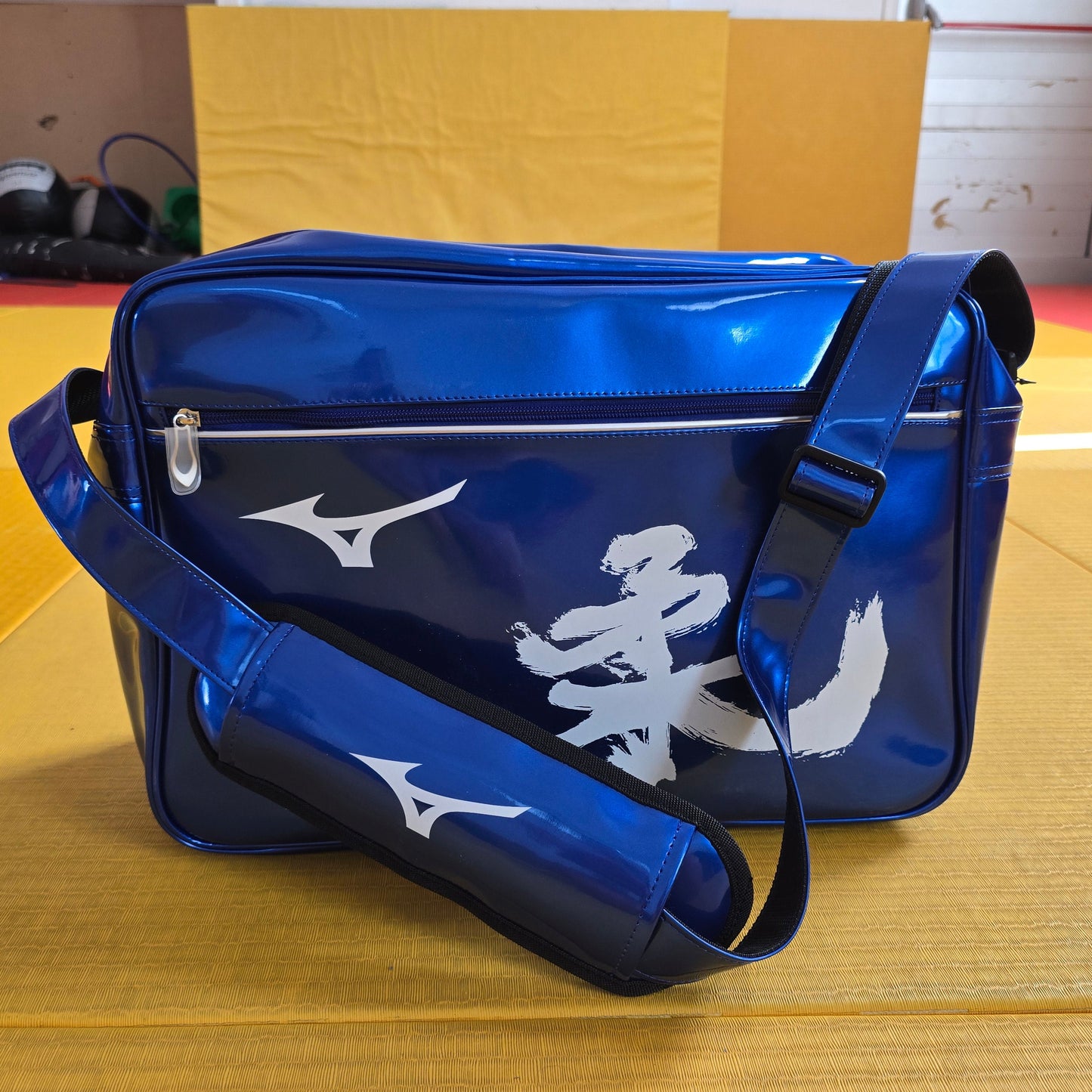 ENAMEL KANJI SHOULDER BAG